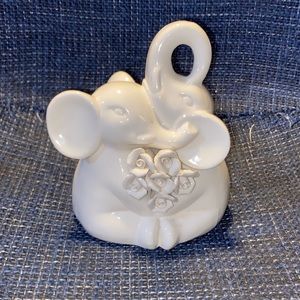 White elephant’s statue | Porcelain home decor